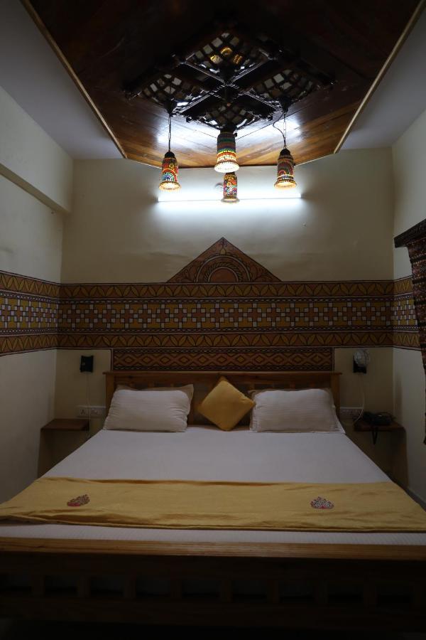 Shyam Home Stay Bhuj Exterior photo